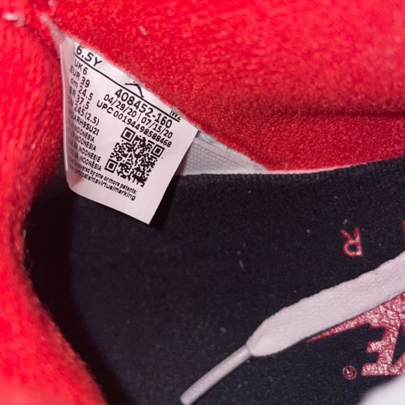 Jordan 4 fire red main image 6